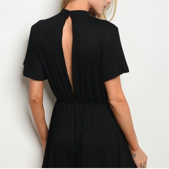 Short Sleeve Plunging Black Romper - Picture 3 of 6